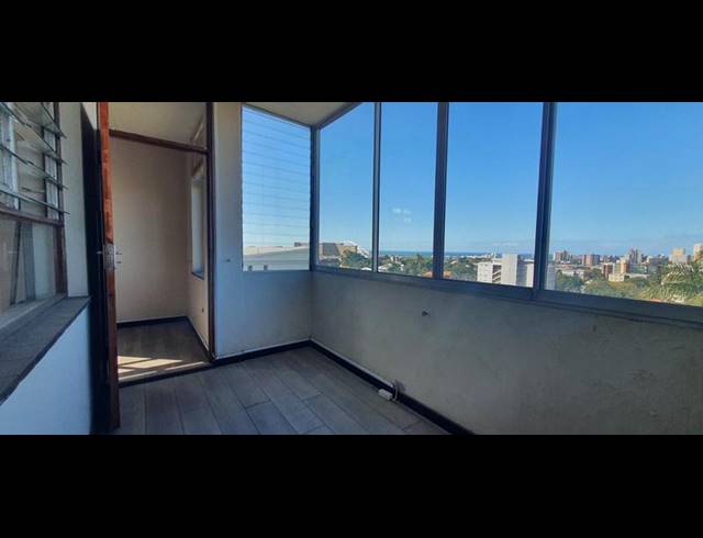 2 BEDROOM APARTMENT FOR SALE IN ESSENWOOD